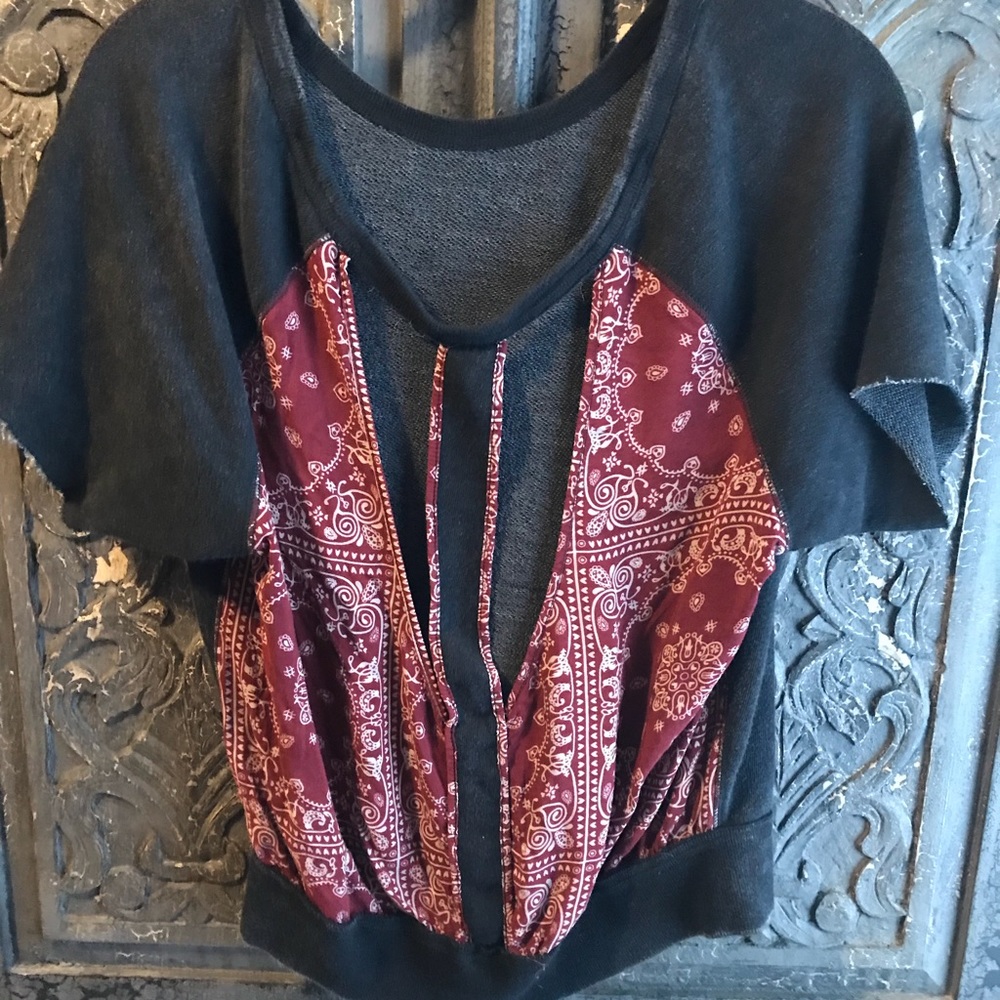 Free People cutoff top with unique detail!